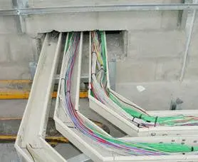 Instalación cableado de datos por bandeja porta cable